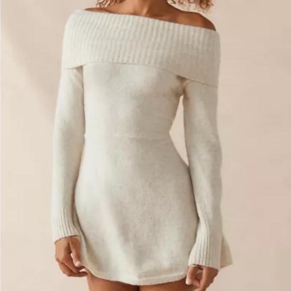 URBAN OUTFITTERS SIZE S OFF THE SHOULDER MINI DRESS CREAM